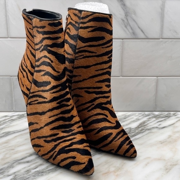 STEVE Madden Women's Via Stiletto Tiger Booties Various Sizes - Picture 4 of 14